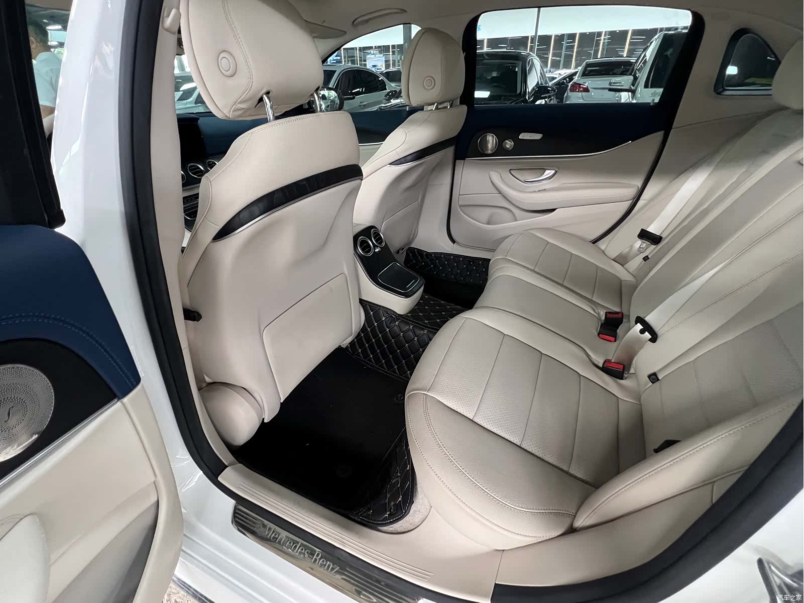 Mercedes-Benz E-Class, 2023 9