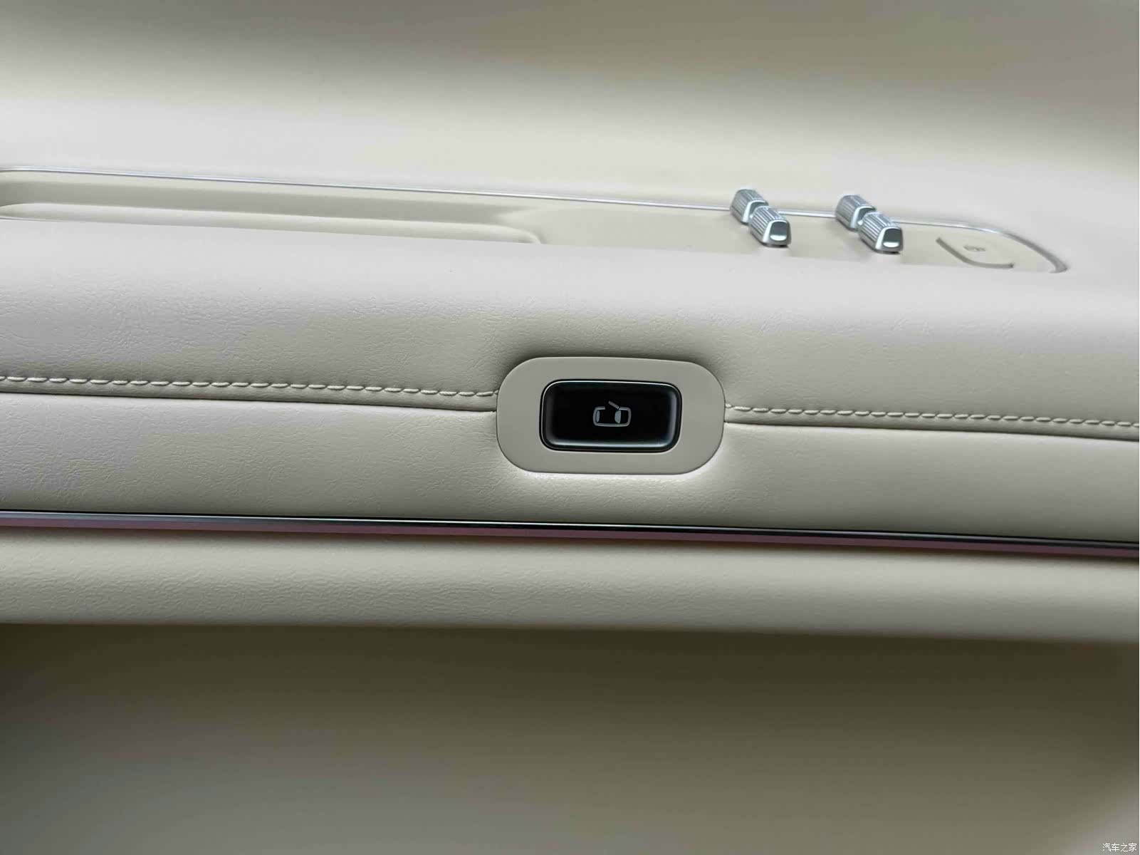 AITO M9, 2024 10