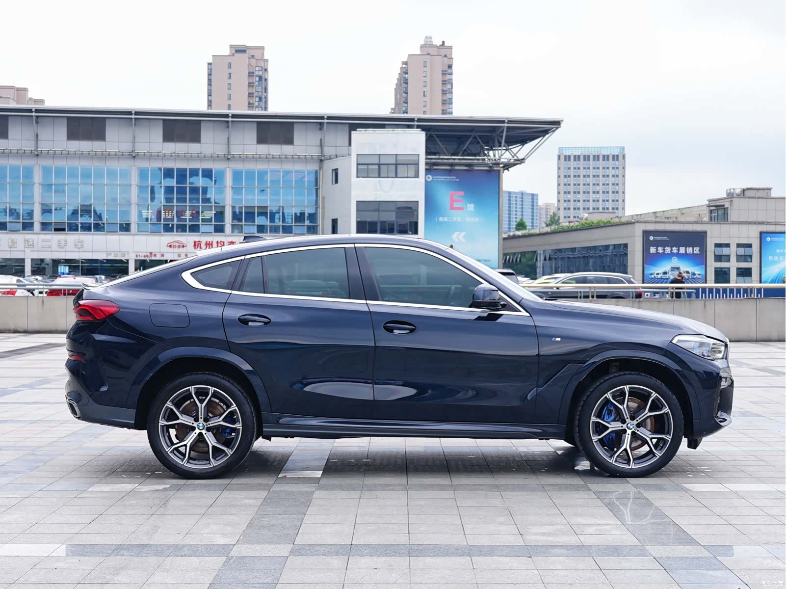 BMW X6, 2021 все фото