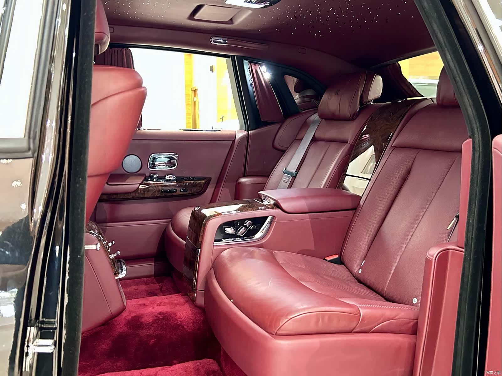 Rolls-Royce Phantom, 2019 15