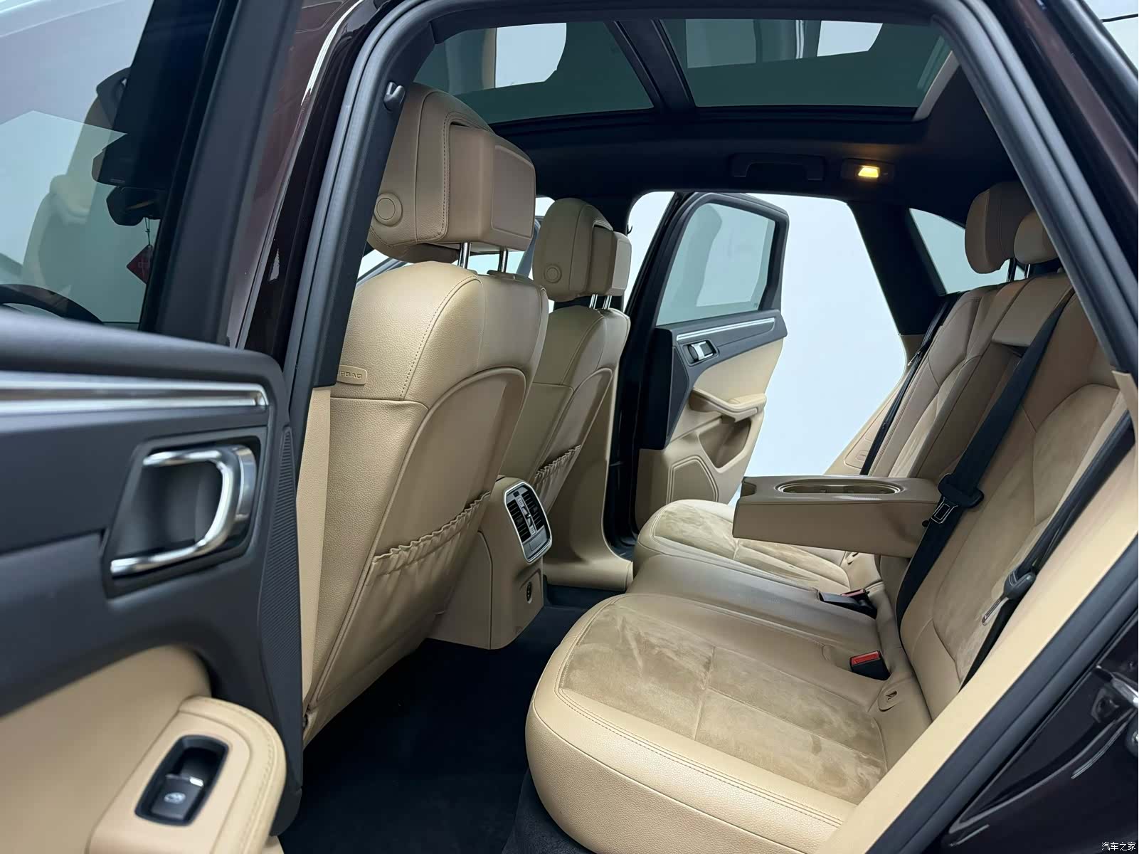 Porsche Macan, 2019 все фото