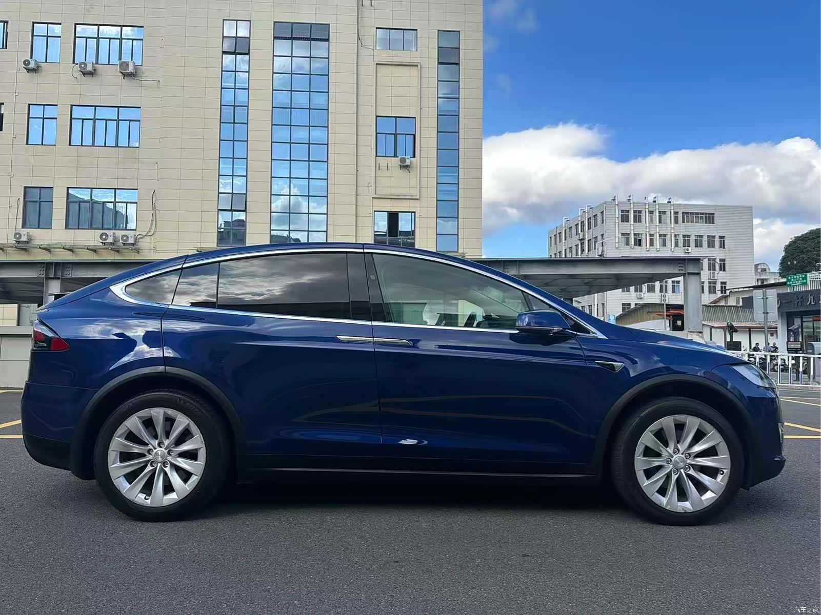Tesla Model X, 2017 3