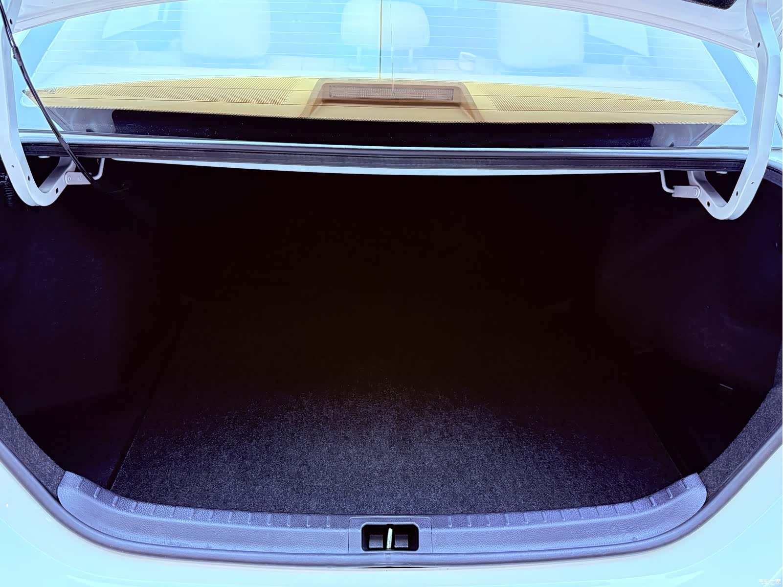 Toyota Corolla, 2015 26