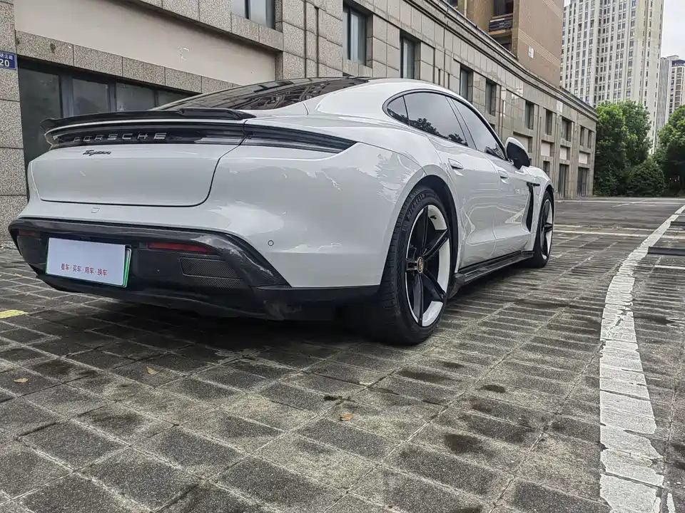 Porsche Taycan