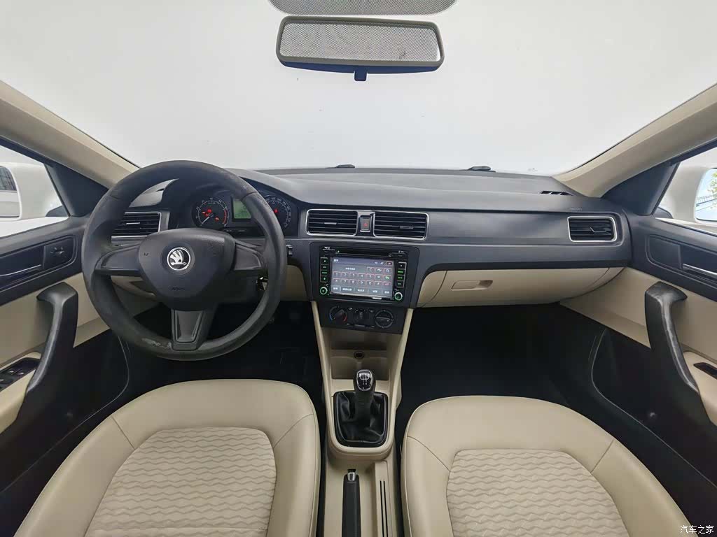Skoda Rapid, 2015 все фото