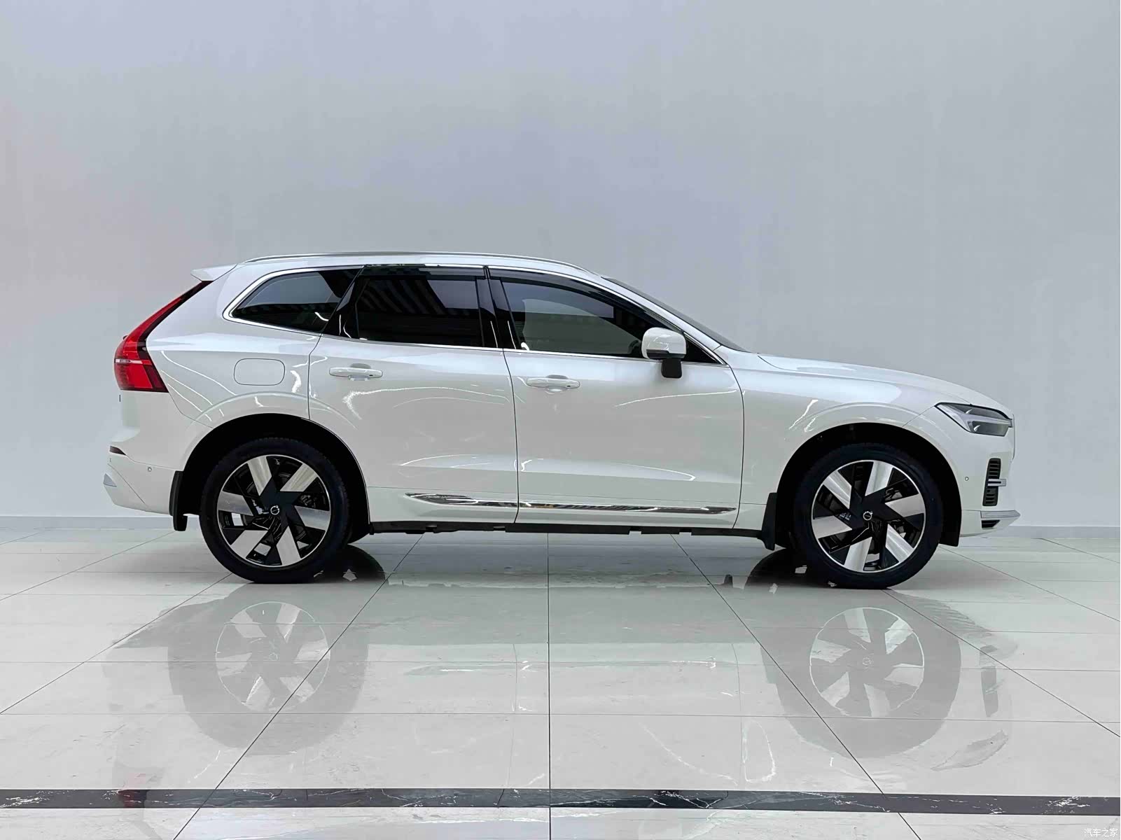 Volvo XC60, 2024 все фото