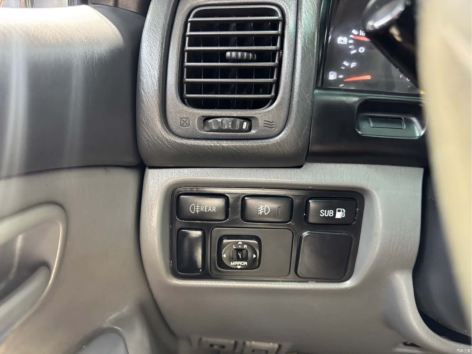 Toyota Land Cruiser, 2003 13