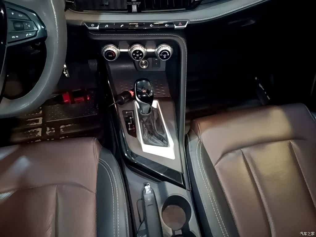 Changan CS15, 2019 14