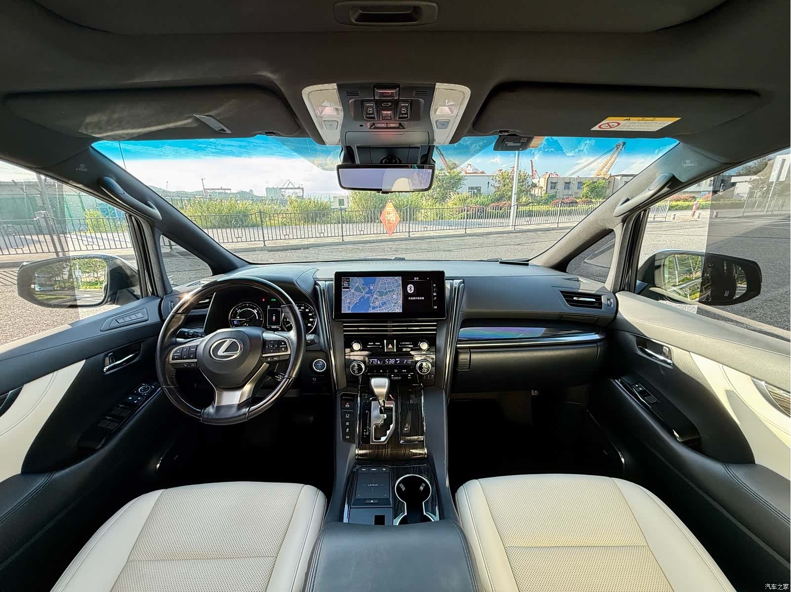 Lexus LM, 2020 9