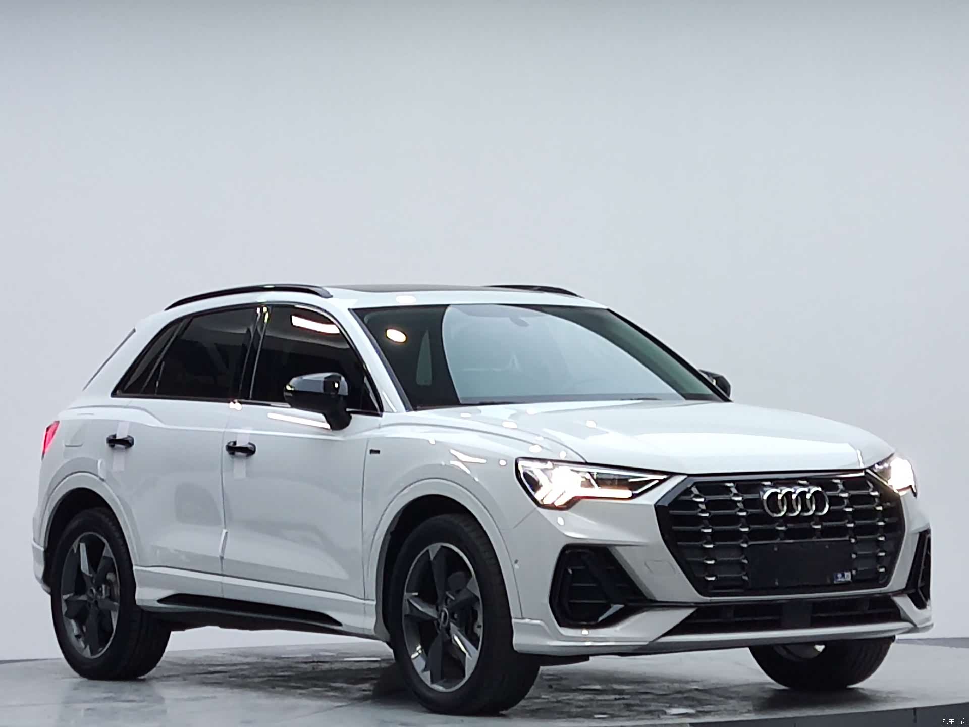 Audi Q3, 2022 3