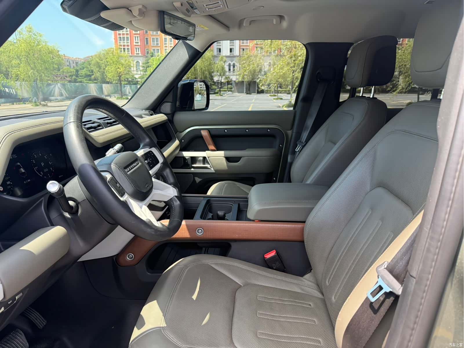 Land Rover Defender, 2020 10