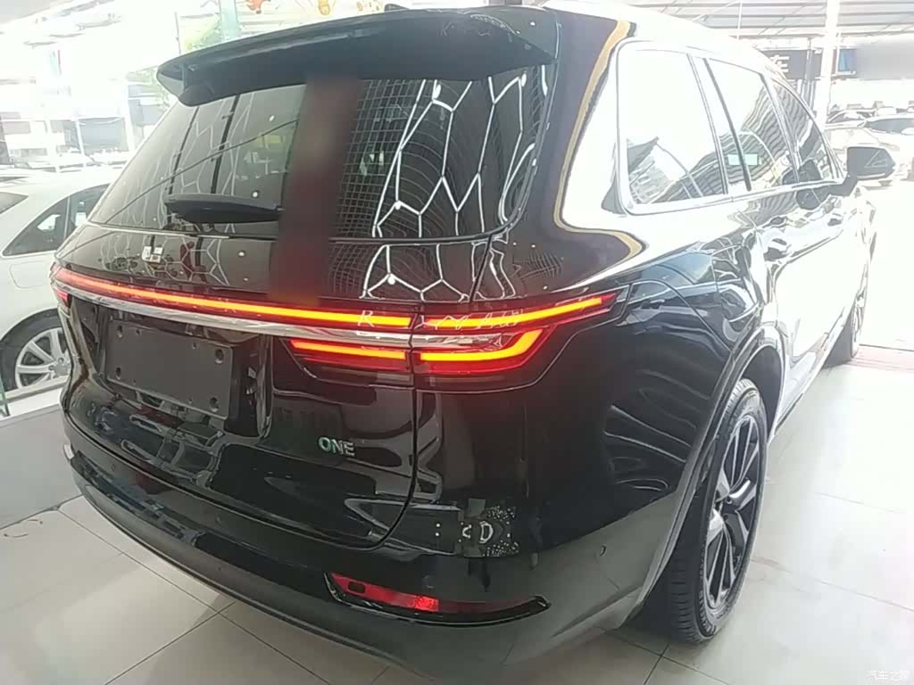 Li Auto ONE, 2023 7