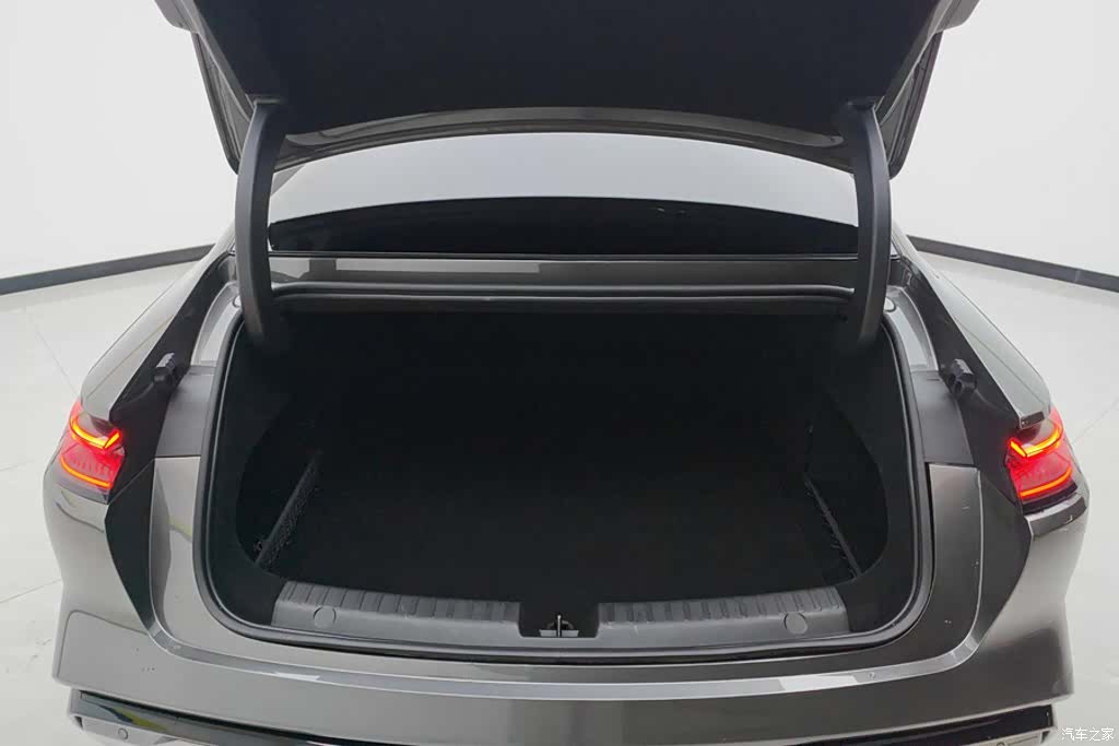 Geely E8, 2024 4