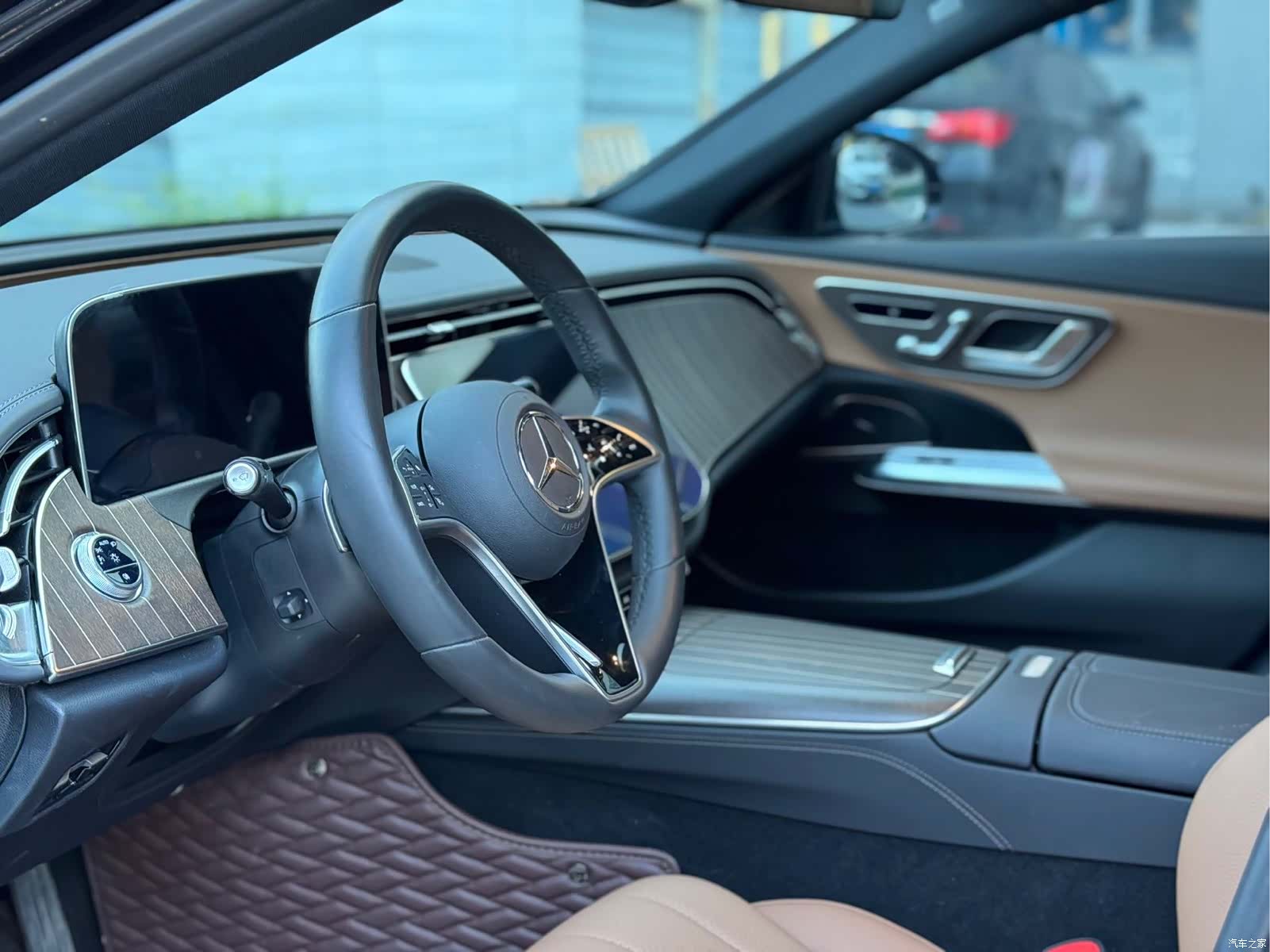 Mercedes-Benz E-Class, 2025 4