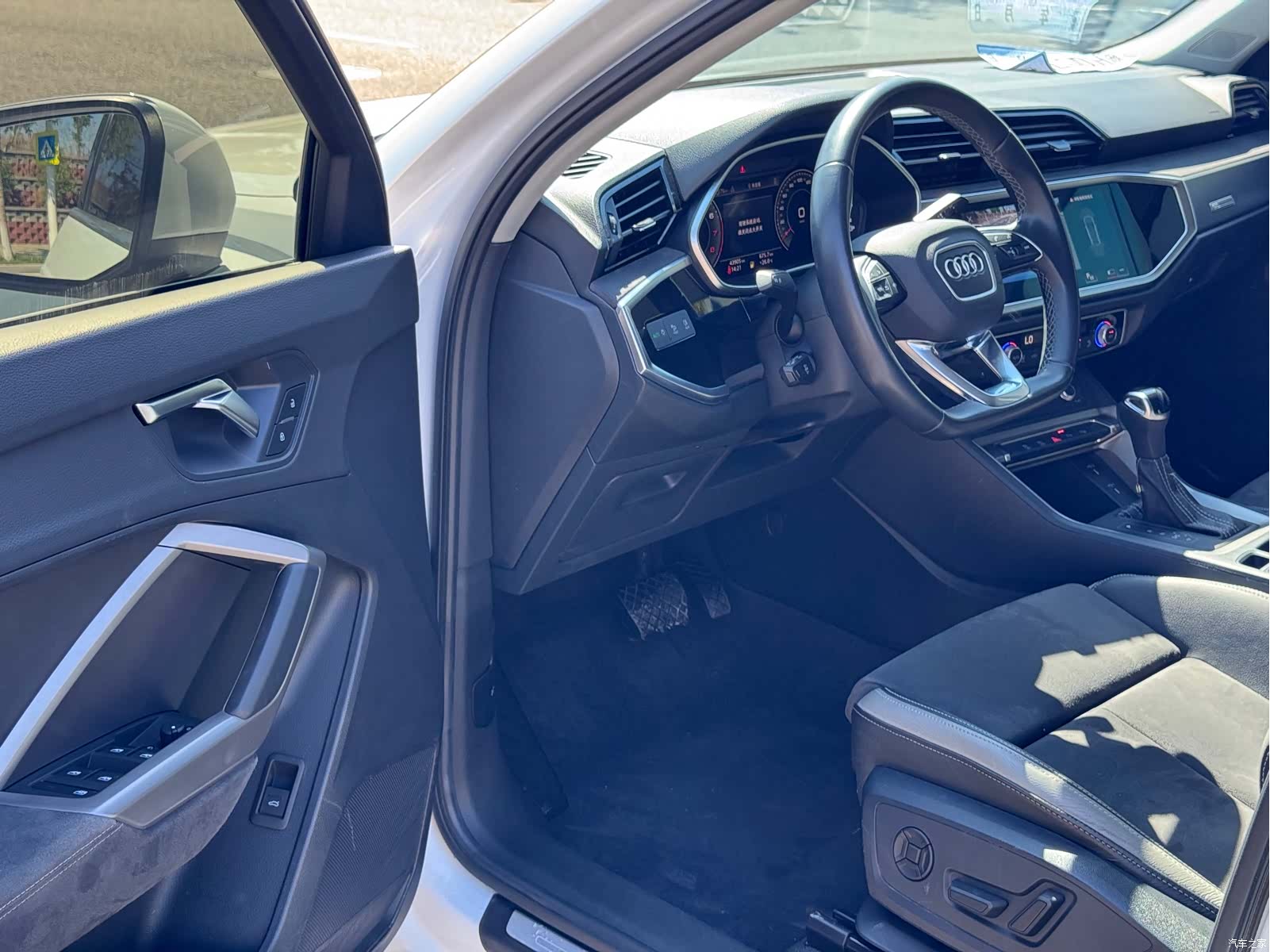 Audi Q3, 2022 11