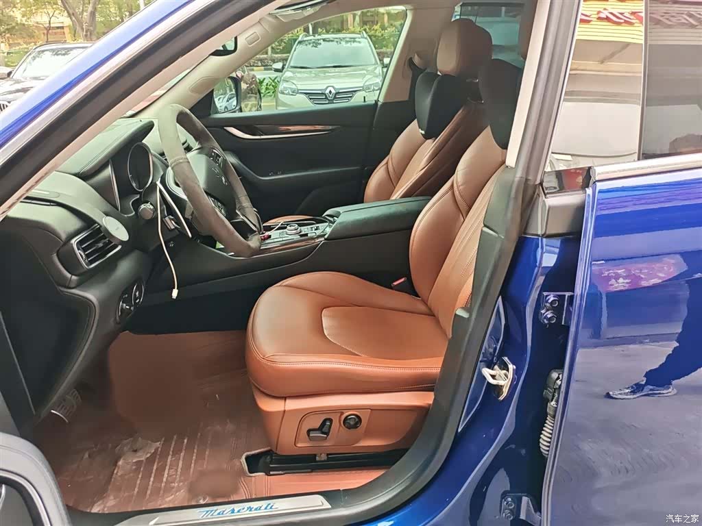 Maserati Levante, 2017 8