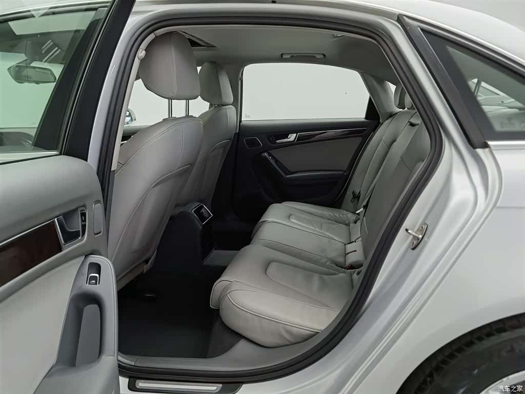 Audi A4L, 2013 15