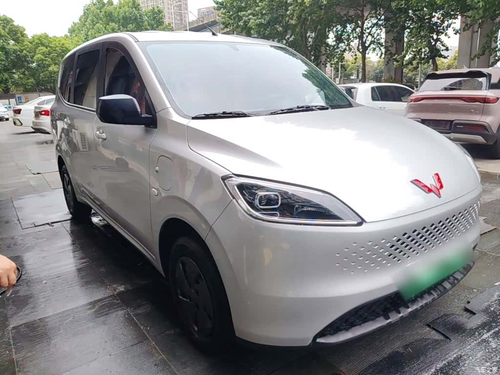 Wuling Hongguang, 2025 4