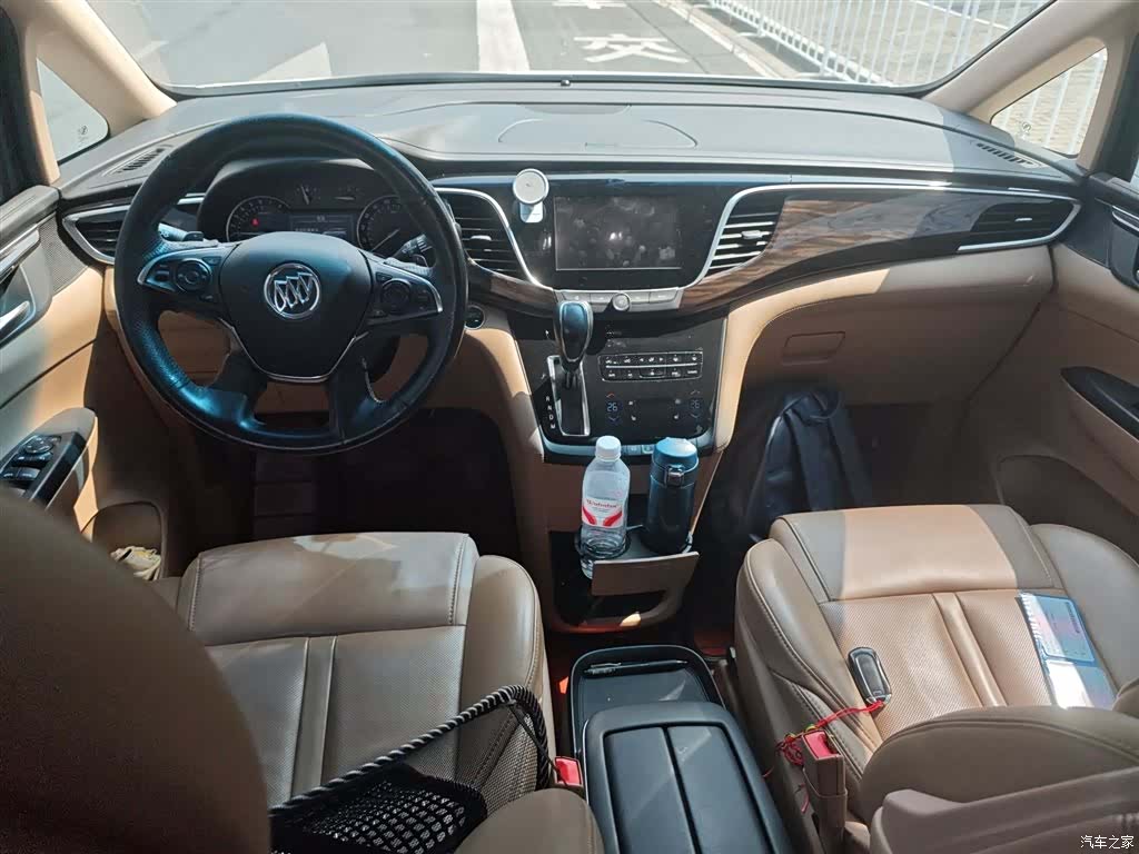 Buick GL8, 2018 13
