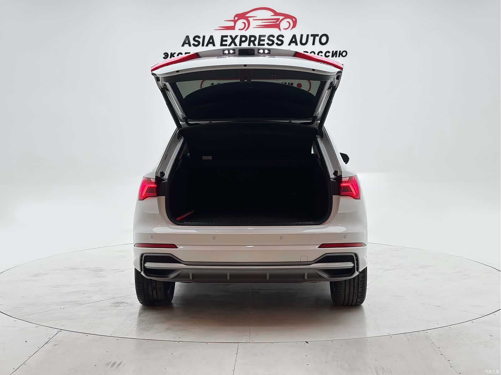 Audi Q3, 2022 все фото