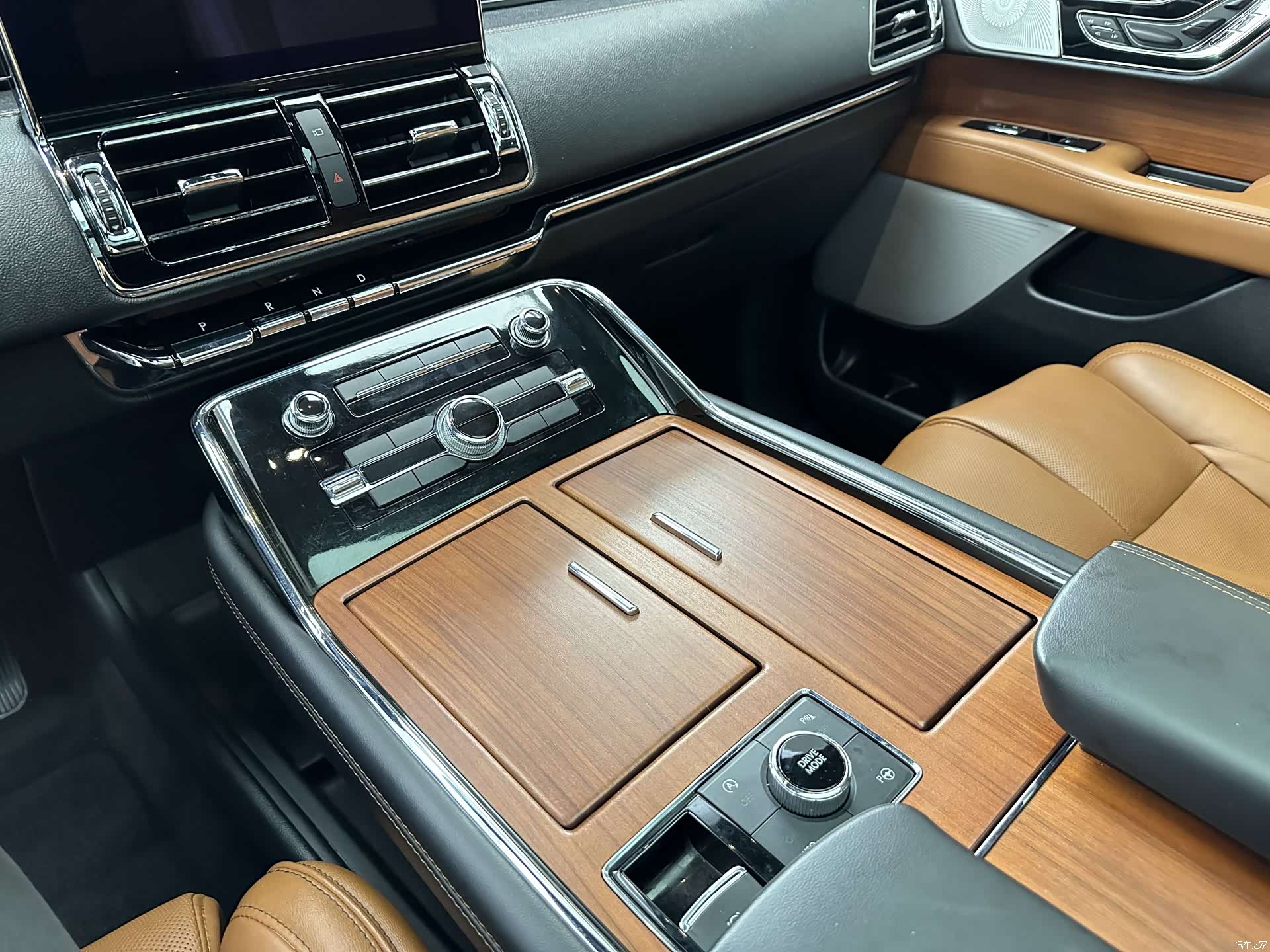 Lincoln Navigator, 2019 19