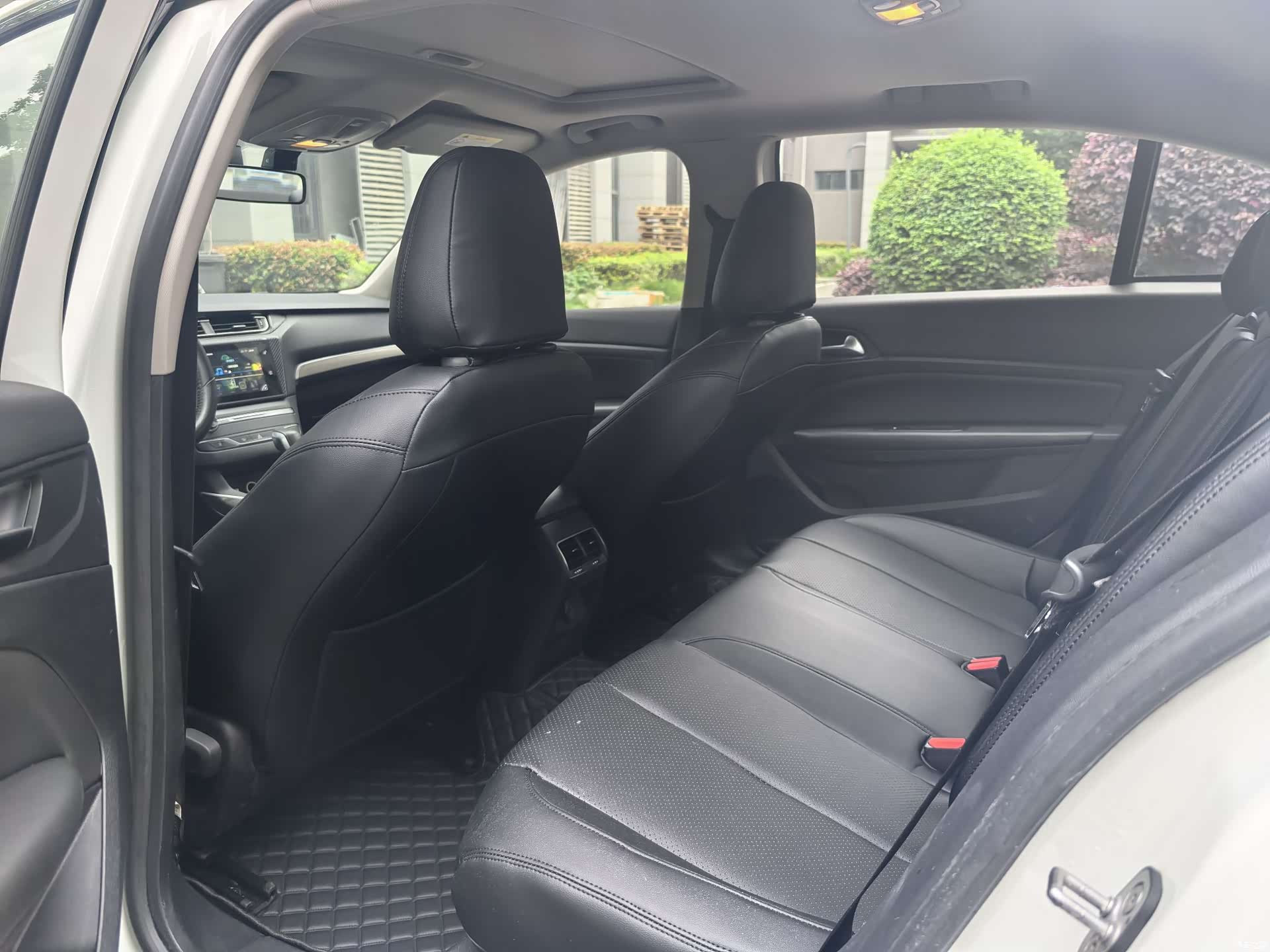 Peugeot 408, 2015 12
