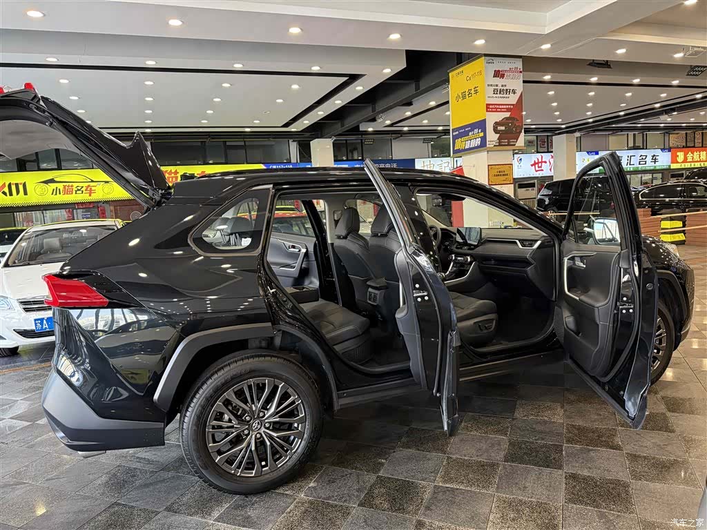Toyota Wildlander, 2023 32