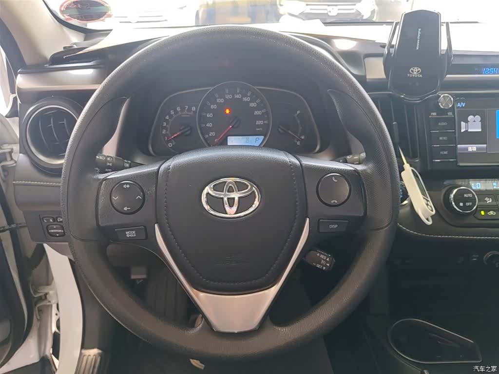 Toyota RAV4, 2017 11