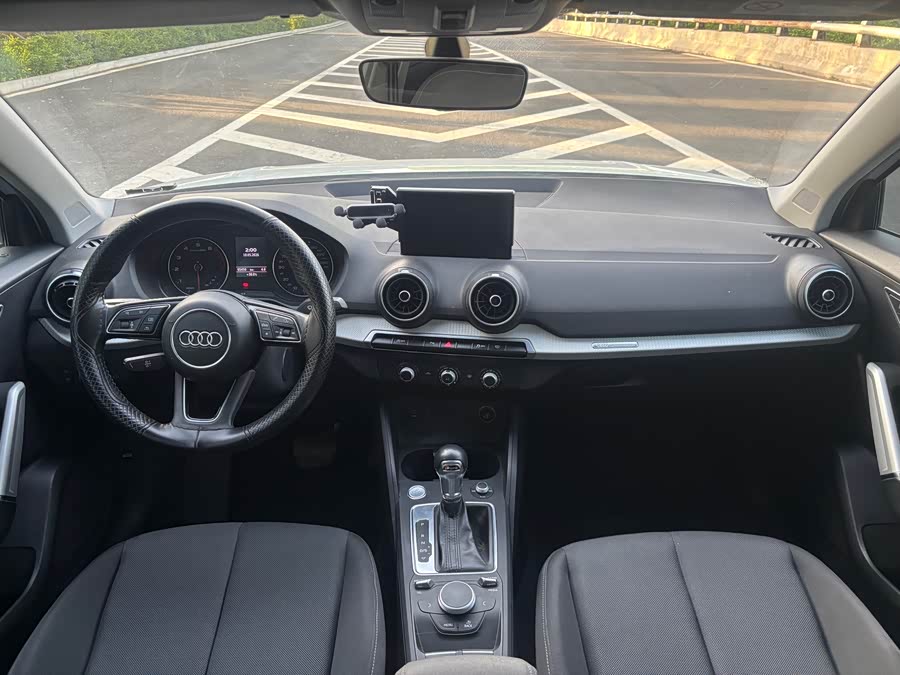 Audi Q2L 2020, фото 5