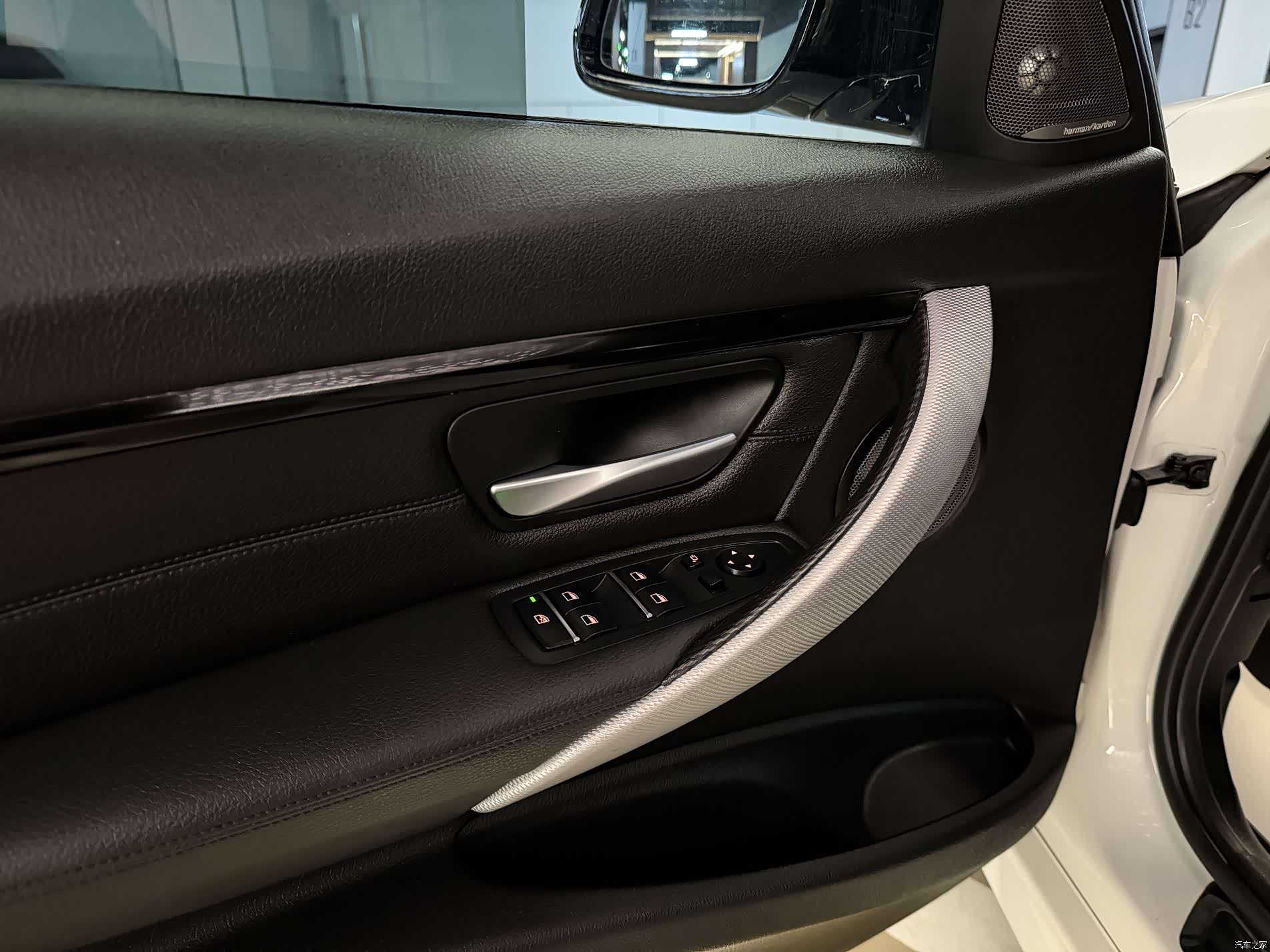 BMW 3 Series, 2017 все фото