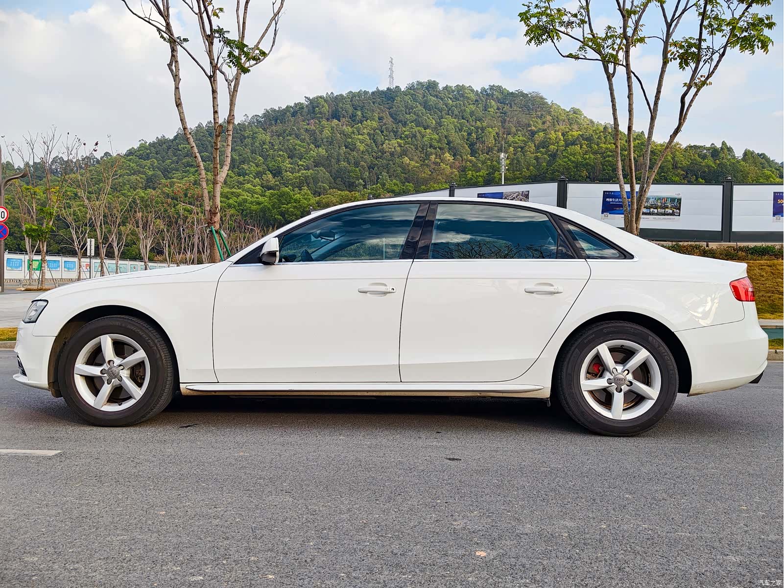 Audi A4L, 2013 11