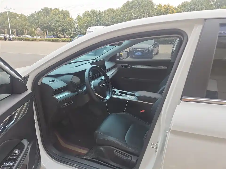 Geely Emgrand L HiP