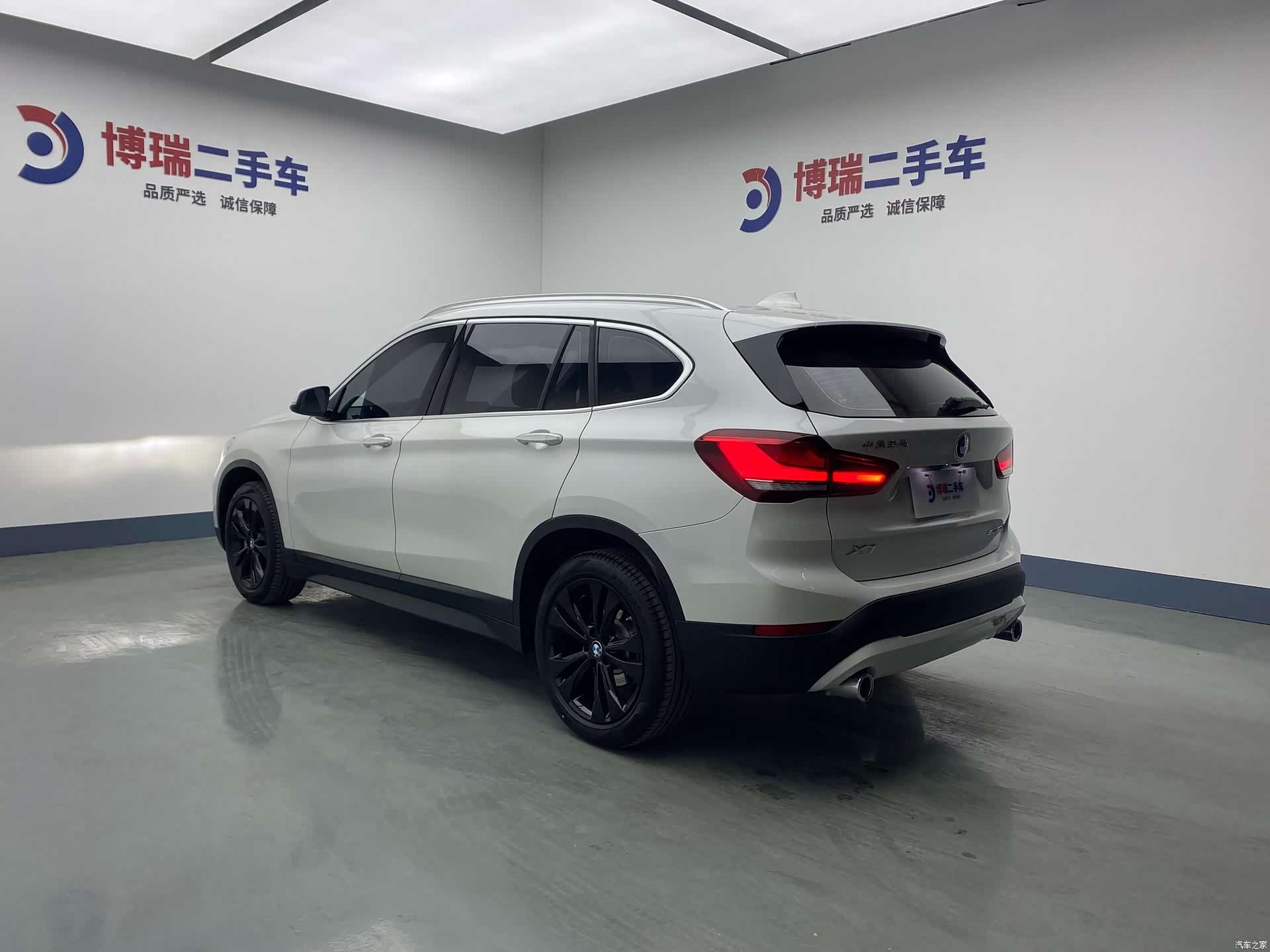 BMW X1, 2021 все фото