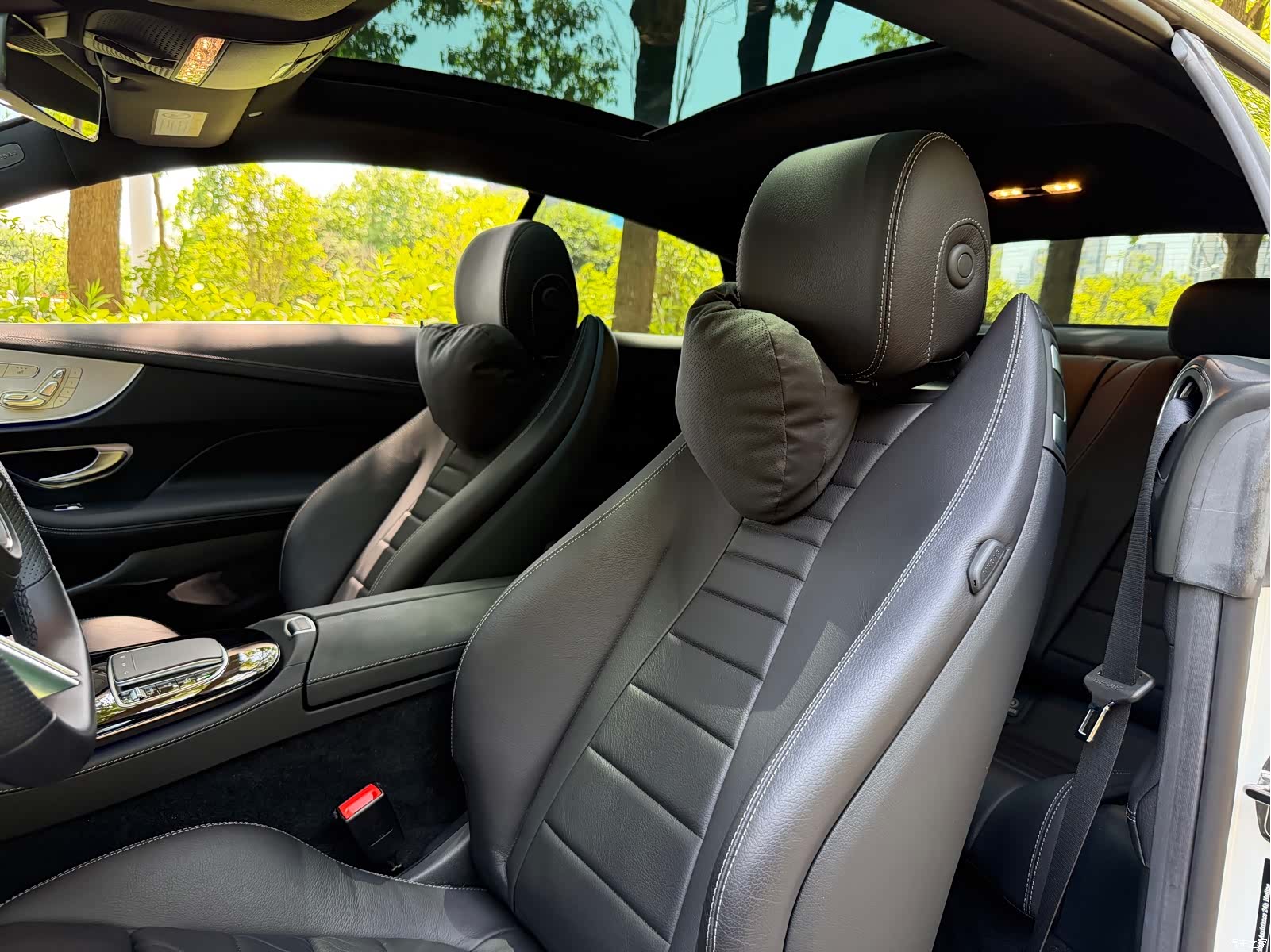Mercedes-Benz E-Class, 2022 11