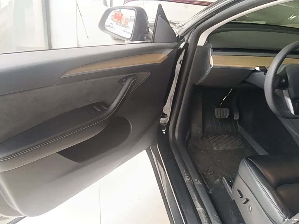 Tesla Model Y, 2022 16