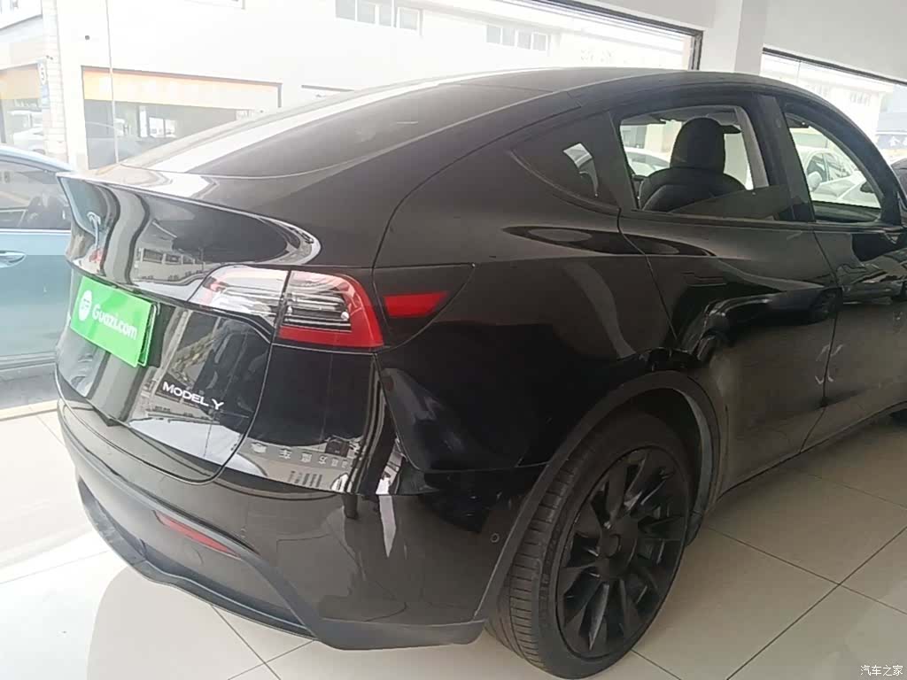 Tesla Model Y, 2022 7