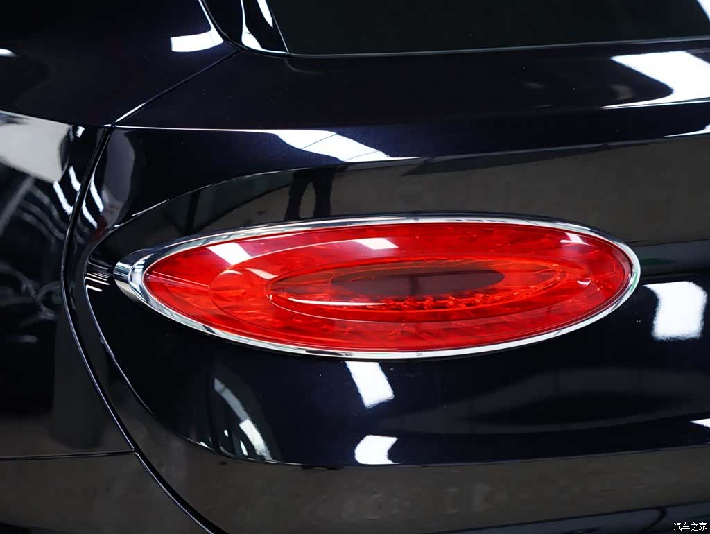 Bentley Bentayga, 2021 3