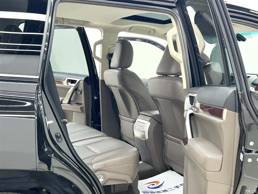 Lexus GX, 2013 11