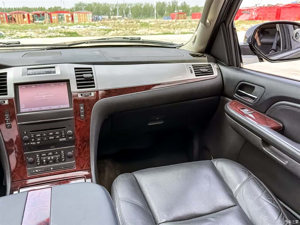 Cadillac Escalade, 2009 18