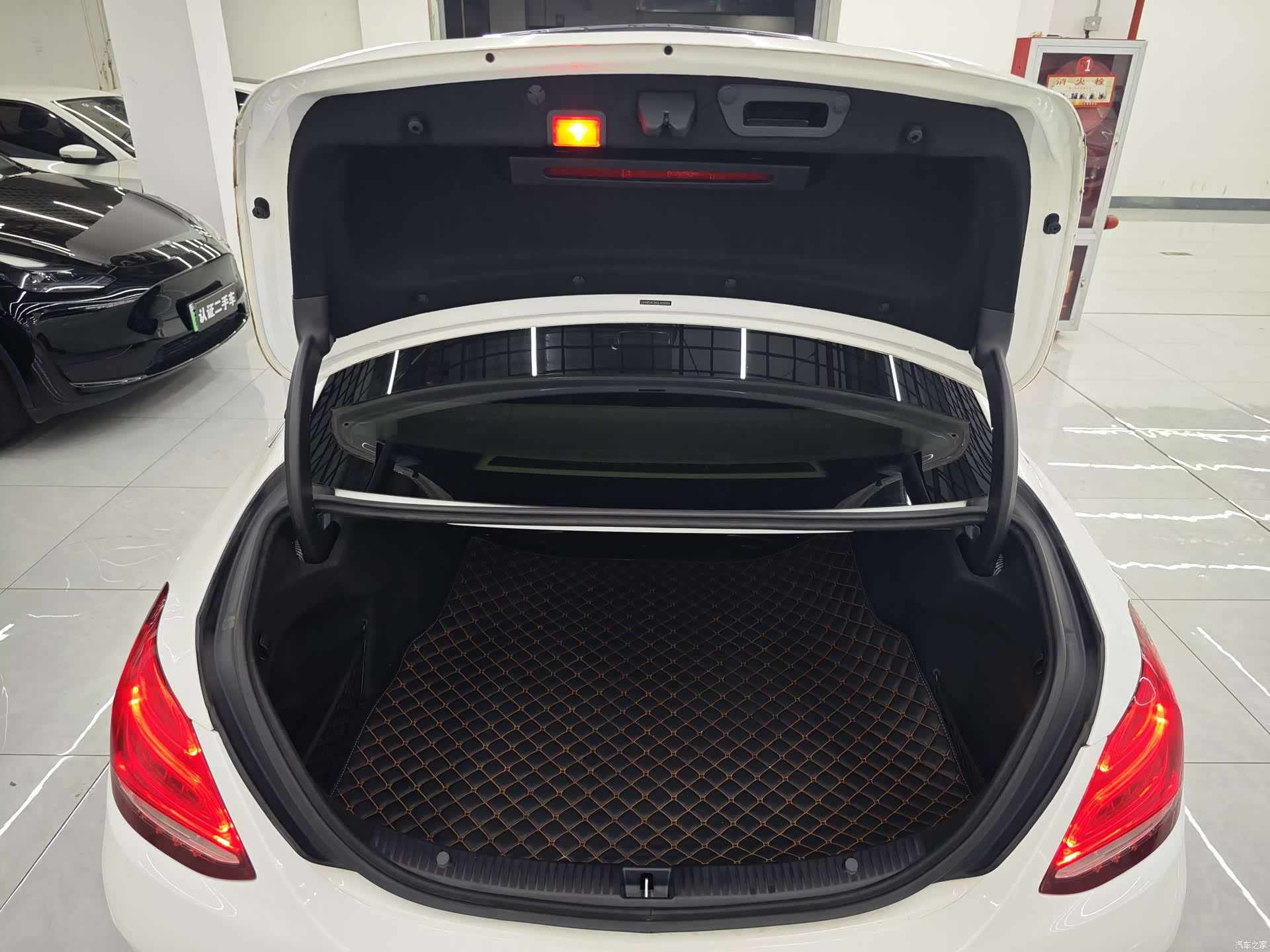Mercedes-Benz C-Class, 2018 13