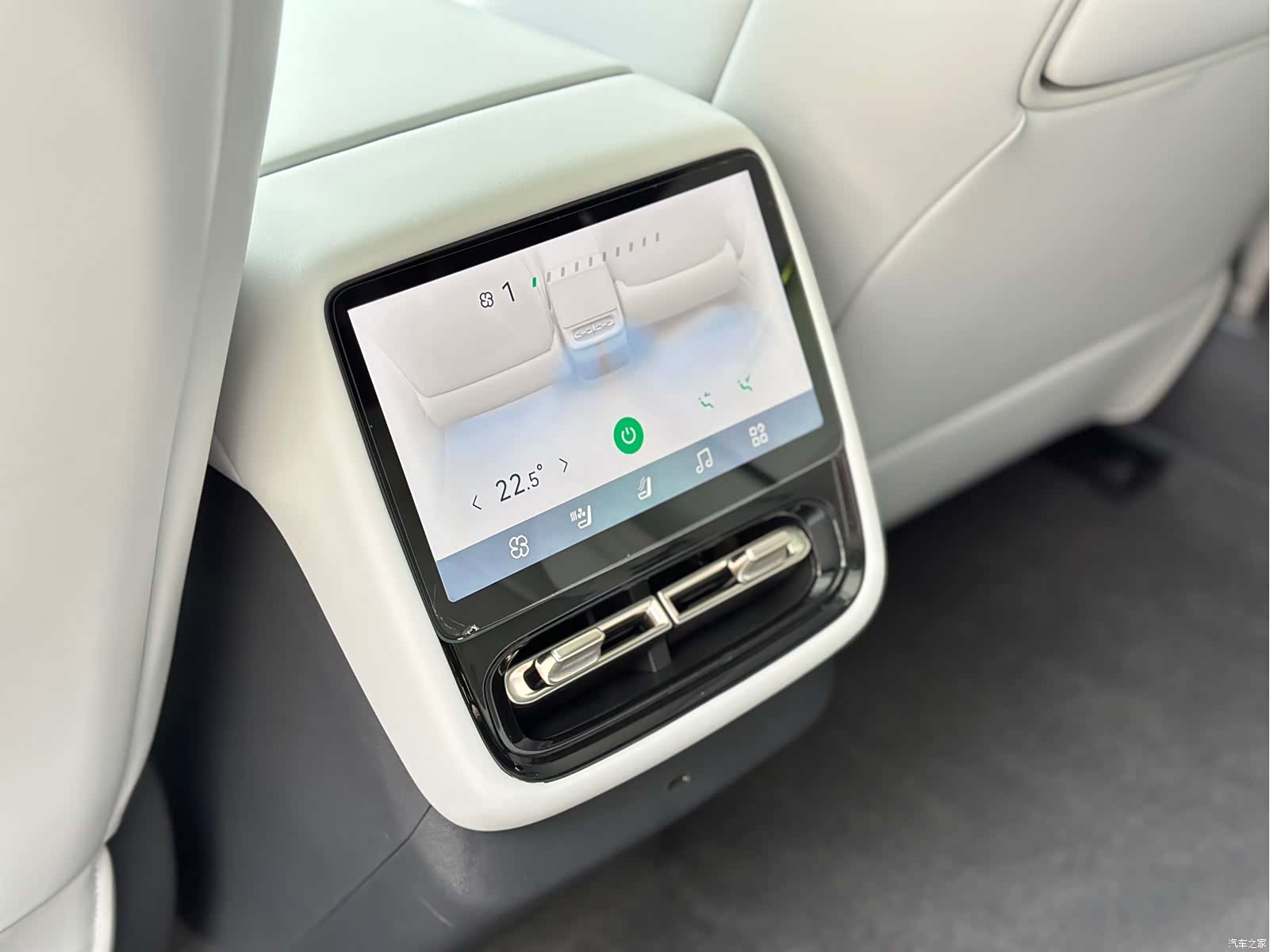 Xpeng P7, 2025 20