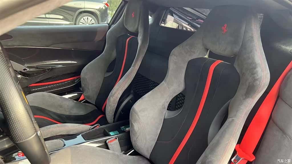 Ferrari 488, 2019 4