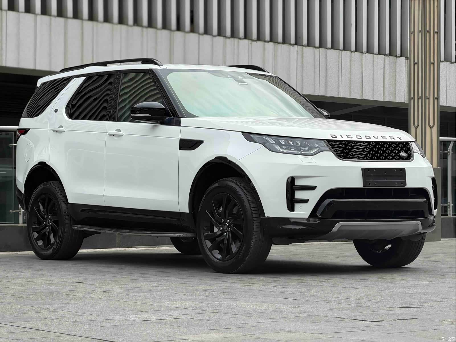 Land Rover Discovery, 2020 3
