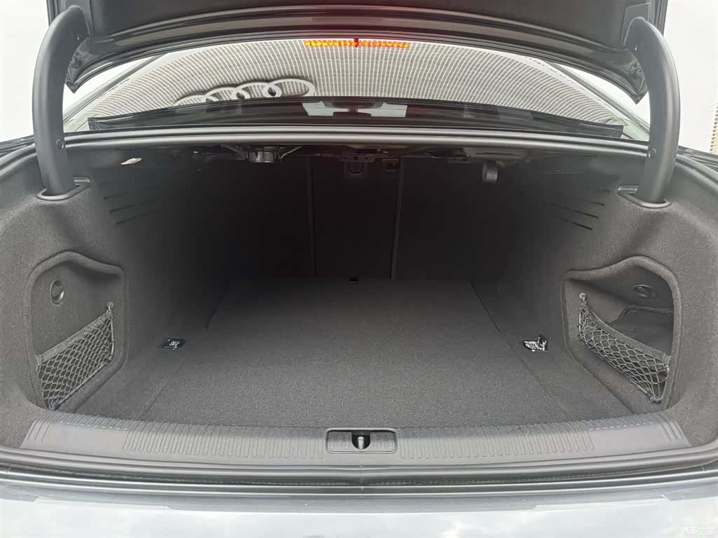 Audi A4L, 2023 14