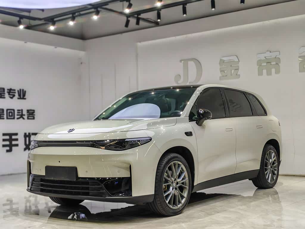 Leapmotor C10