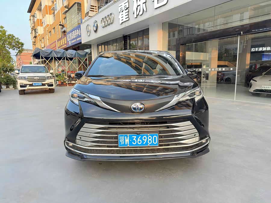 Toyota SIENNA 2023, фото 2