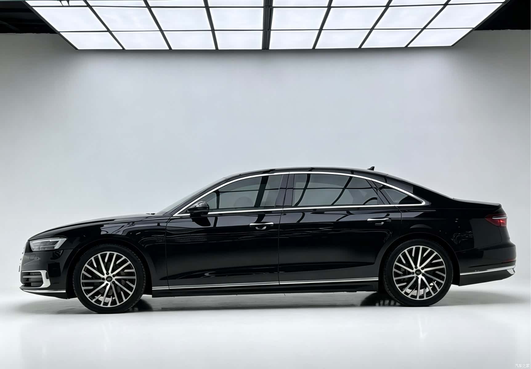 Audi A8L, 2021 3
