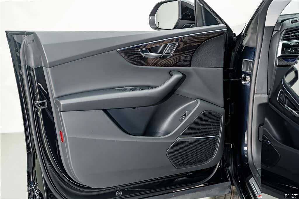 Audi Q8, 2021 17