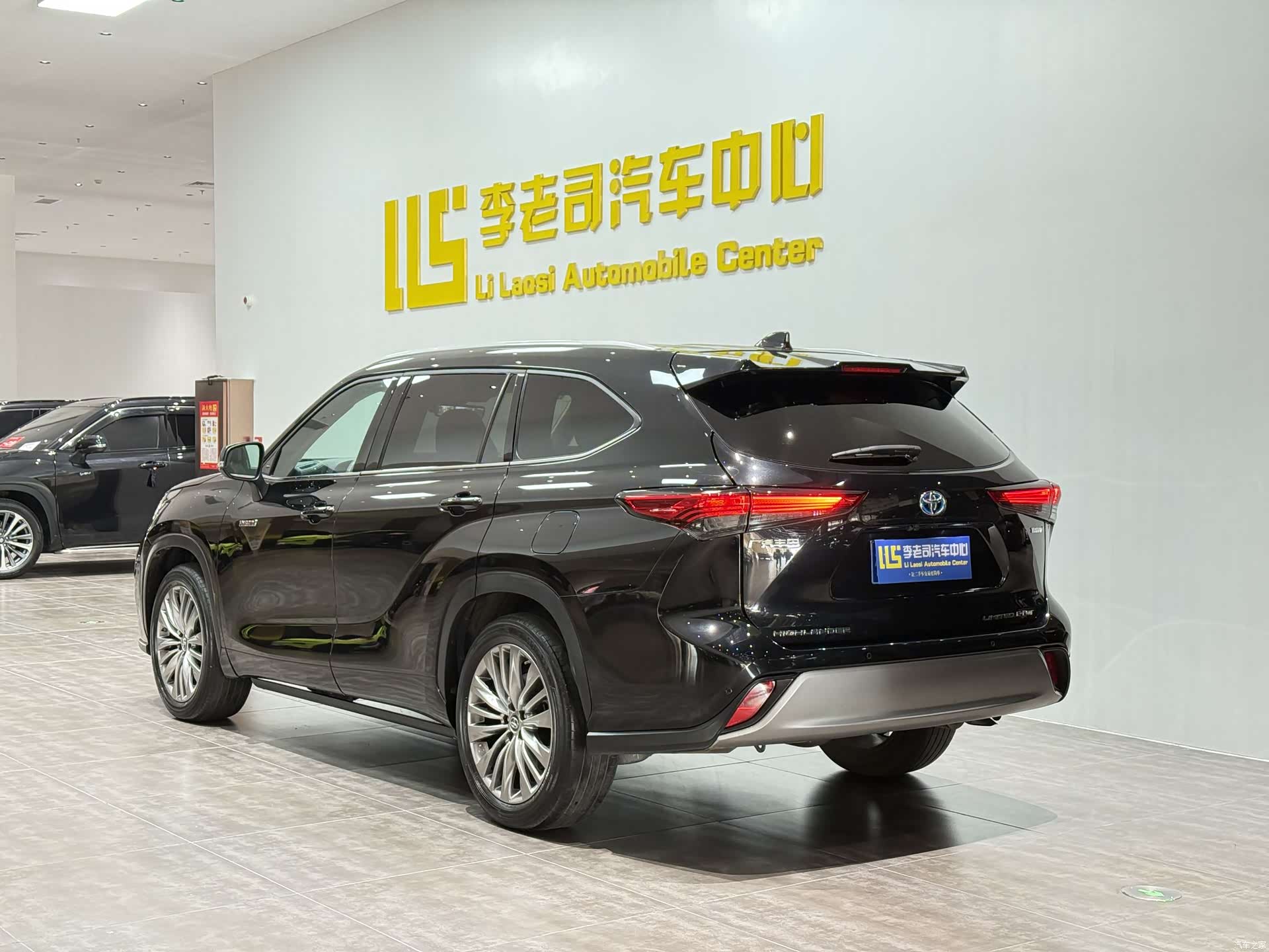 Toyota Highlander, 2022 все фото