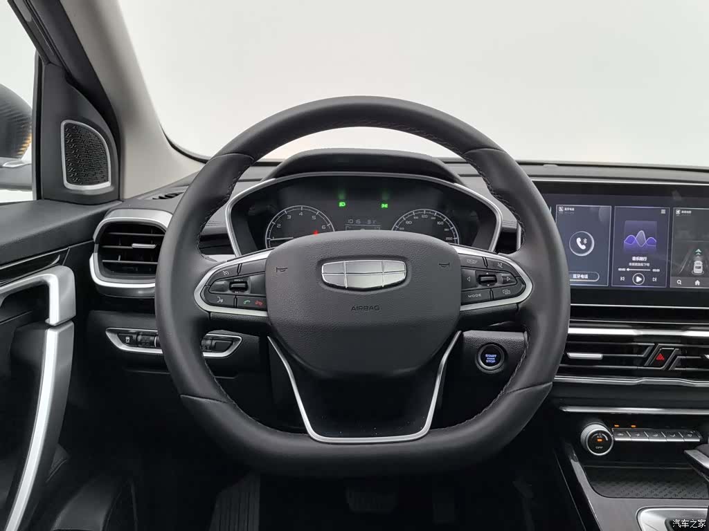 Geely Coolray, 2026 11
